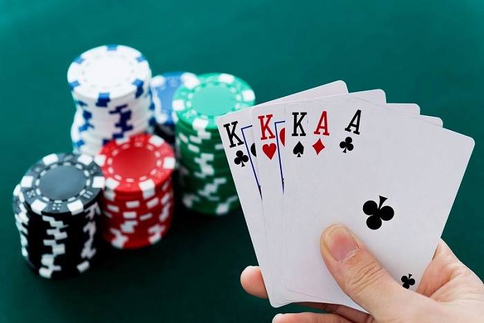 bí quyết giúp bạn chơi trò poker trực tuyến hiện nay